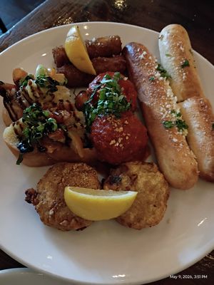 Sampler:  Includes bruschetta, "crab" cakes, "meatballs," bread sticks, zucchini sticks at Tarantino's Vegan in Las Vegas