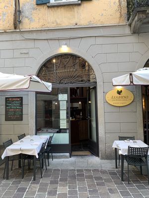 Entrance of restaurant at Il Lughino in Como