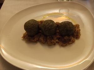 Canederli agli spinaci su letto di crauti at Il Lughino in Como