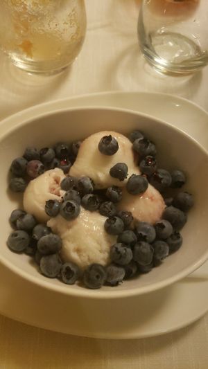 Gelato con mirtilli at Il Lughino in Como