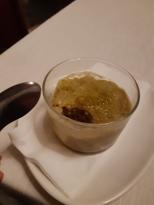 Vanilla sponge cake with pistachio creme at Il Lughino in Como