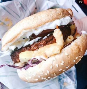 Mac & cheese burger at iGo Vegan in Birmingham