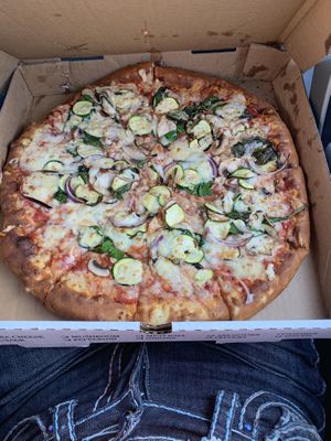 best pizza 🤩 at Pizza Presto in Pico Rivera