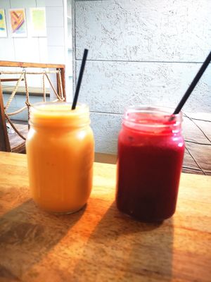 Mango Madness and Beet Juice at Vibes Cafe in South West London