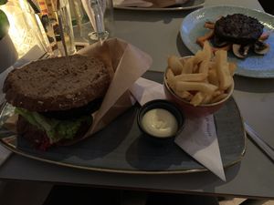 Beetroot burger ("BLD") at Soffree on Fifty-four in Oud Beijerland