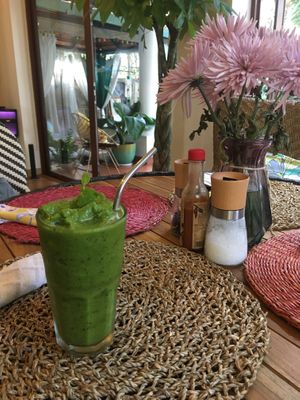 Green smoothie at L'Herbanyste in Ho Chi Minh City