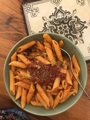 Mantarlı sebzeli makarna at Cafe Du Levant in Izmir