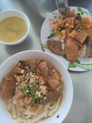 Lunch at Tâm Nguyên Phúc Vegetarian in Da Nang