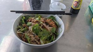 dry noodles at Tâm Nguyên Phúc Vegetarian in Da Nang