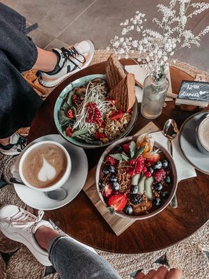 Chocolate Smoothie Bowl & Scrambled Tofu at SOUL - Vegan Coffee Bar in Hamburg
