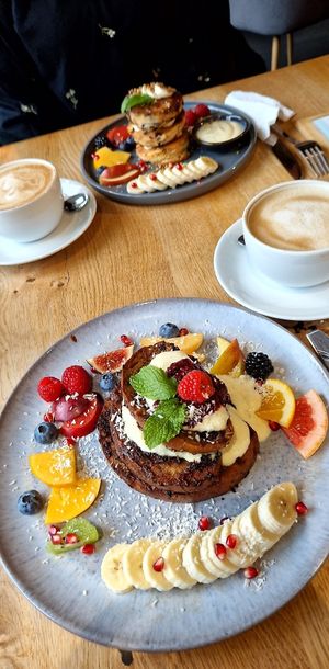 Frenchtoast und Pancakes at SOUL - Vegan Coffee Bar in Hamburg
