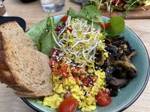 Scrambled egg no egg at SOUL - Vegan Coffee Bar in Hamburg
