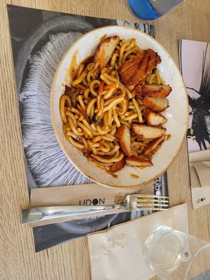 Udon mit veganem Heura Schitzel. at UDON in Santiago De Compostela