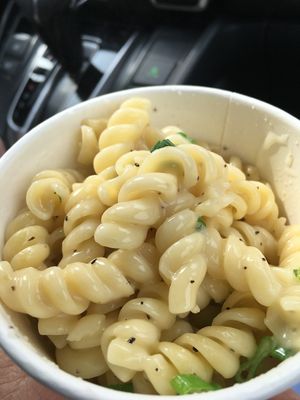 Vegan MacN Cheese at Boss Chick N Beer in Berea