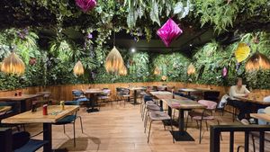 Interior at the back at Hawaiian Poke Bowl in Ghent