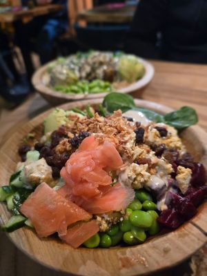 Bowl custom at Hawaiian Poke Bowl in Ghent