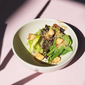 | ENSALADA CAESAR |

Lechuga | Rúcula | Croutons | Parmesano
 at Mudra in Buenos Aires