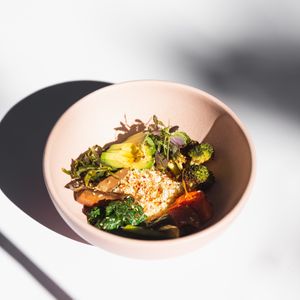 | KETO BOWL |

Arroz de coliflor | Berenjena | Kale | Morron | Palta at Mudra in Buenos Aires