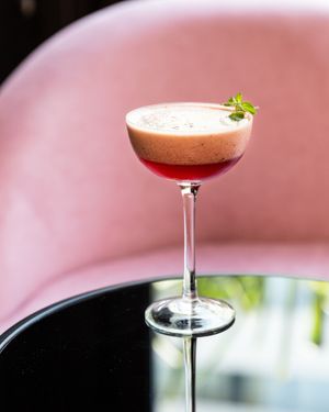 | MATCHAPOLITAN |

Vodka | Aquafaba | Jugo de Frutos Rojos | Limón | Cassís
 at Mudra in Buenos Aires