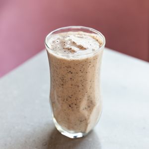 | PIEL DE KALI |

Leche de Almendras | Nibs de Cacao | Piel de Naranja | Banana | Mantequilla de Maní | Extracto Natural de Vainilla at Mudra in Buenos Aires