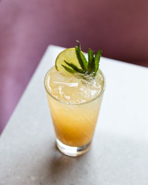 | REFRESCO DE LA TARDE |

Ron | Huacatay | Pomelo | Soda at Mudra in Buenos Aires