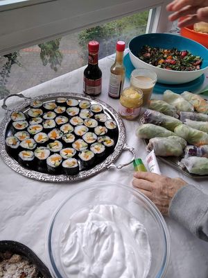 Sushi und Sommerrollen at Veganer Mitbring-Brunch in Hamm