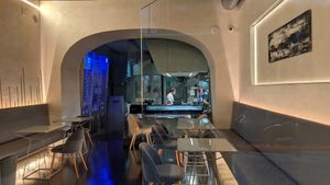 Stylish interior at Mame Ostrichina in Naples