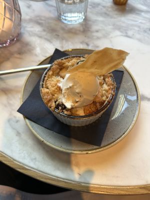 Apple crumble with vanilla icee cream  at Gastropub Van Kinsbergen in The Hague