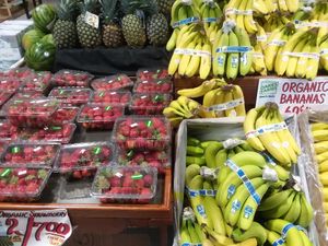 Some organic fruit at Seed to Table Market in Naples