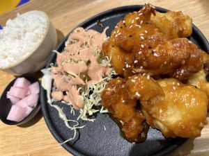 Sieht gut aus, ist aber Blumenkohl für viel Geld. Traurig, wie altbacken der Bok geworden ist. Es gibt viel tolles Veganes a la Ente, aber definitiv nicht hier.   at bok in Hamburg