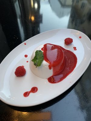 Panna cotta   at Valdo Gatti in Lisbon