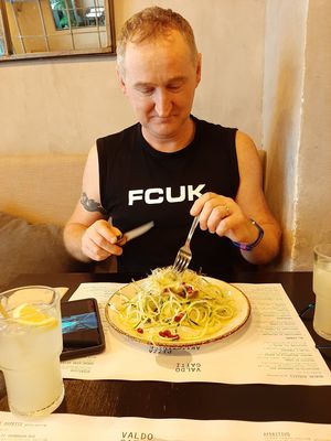 Fennel and zucchini salad at Valdo Gatti in Lisbon