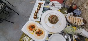 Todo servida con pan pita casero at Pita  in Merida