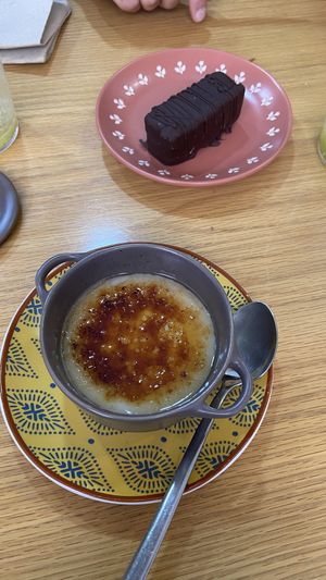 Sobremesas! Leite creme e snickers  at Kukicha in Leiria