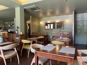 Clean and fresh decor, relaxed vibes  at Kukicha in Leiria