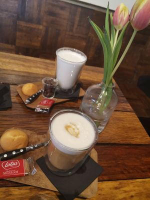 Cafe latte with almond milk at Marcel in Sint-niklaas