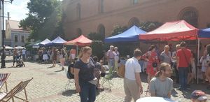 stoiska at Wolny Jarmark Niedzielny in Torun