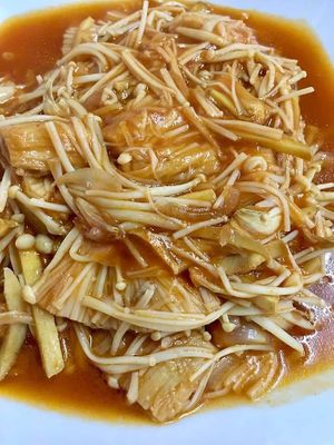 Mushroom dish at Vegan Restaurant Mukdahan in Mukdahan