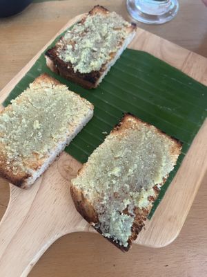 Vegan Garlic Bread (DO NOT BUY)  at Locco's Pizza Bar in Koh Phangan