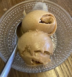 Cinnamon ice cream at Baofanji in Kowloon