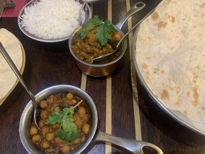 vegan curries at Mother India in Edinburgh