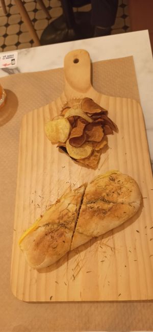 Cachoro vegan at Pastelaria Tupi in Porto