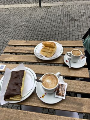 Breakfast at Pastelaria Tupi in Porto