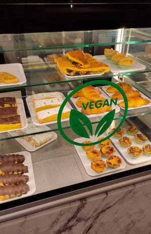 Vegan brioche and pastries at Pastelaria Tupi in Porto