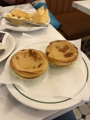 Pasteis de nata  at Pastelaria Tupi in Porto