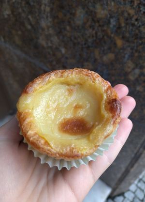 Pastel de nata (1€) at Pastelaria Tupi in Porto