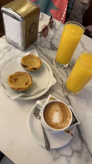  #Veganuary at Pastelaria Tupi in Porto