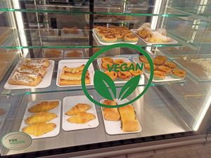 Daily vegan options at Pastelaria Tupi in Porto