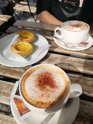 Vegan pastel de nadas at Pastelaria Tupi in Porto