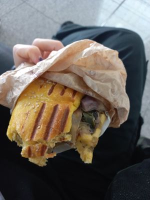 shooms and veggies sandwich at Pastelaria Tupi in Porto